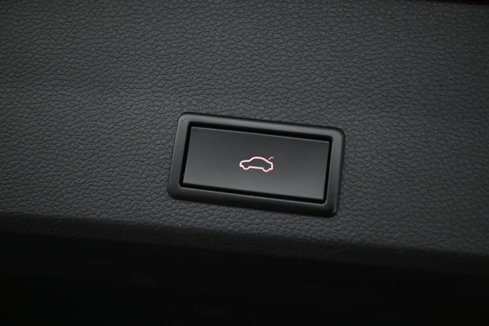 Car Image - 6N1DuB8dRPJ3tVGysPoduF