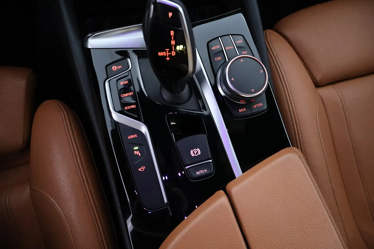 Car Image - 6zjOYggbvM9JO1jflRU1oH