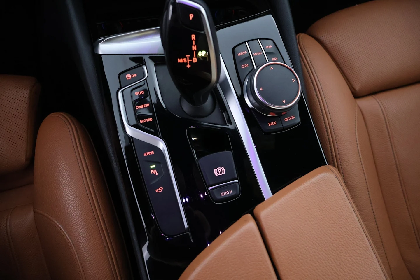 Car Image - 6zjOYggbvM9JO1jflRU1oH
