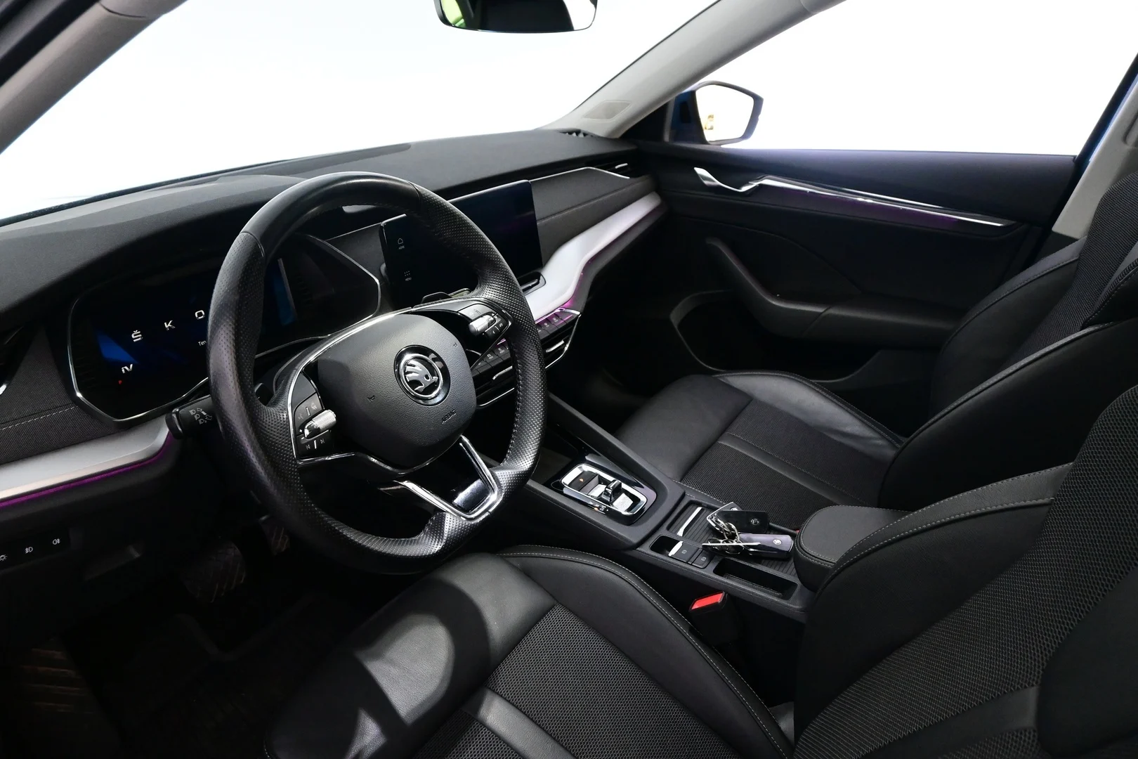 Car Image - 2RtFu7saWiXfKX4kXyRE1q