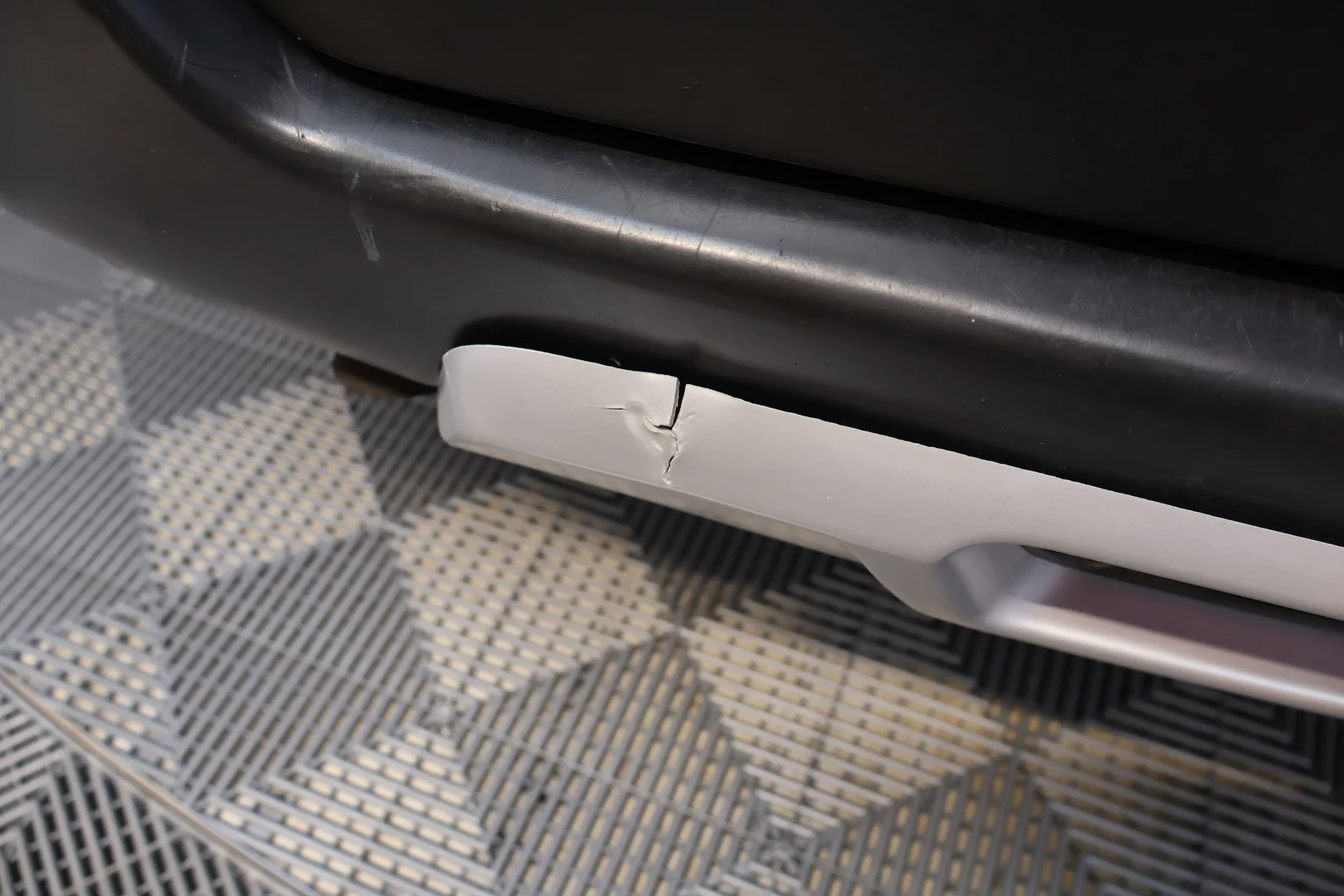 Car Image - 32G49yqg4DR56DivYXUUzN