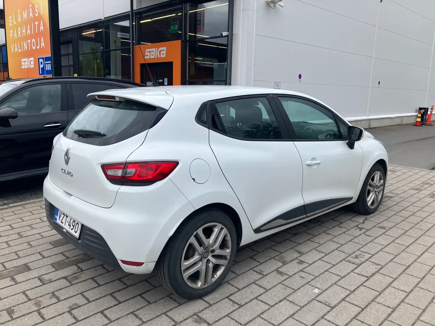Car Image - 6Y05SVGcsh1BhMNandMOzw