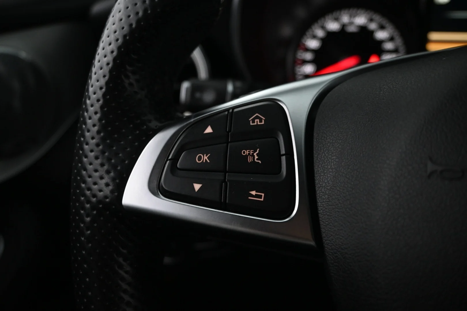 Car Image - 1olMVoCqNQHXVIaGLX0Mjd