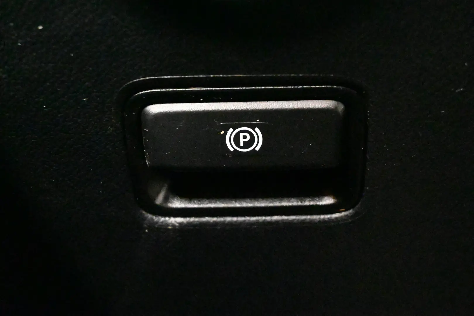 Car Image - 6e12SwmDnWu769yUGCYequ