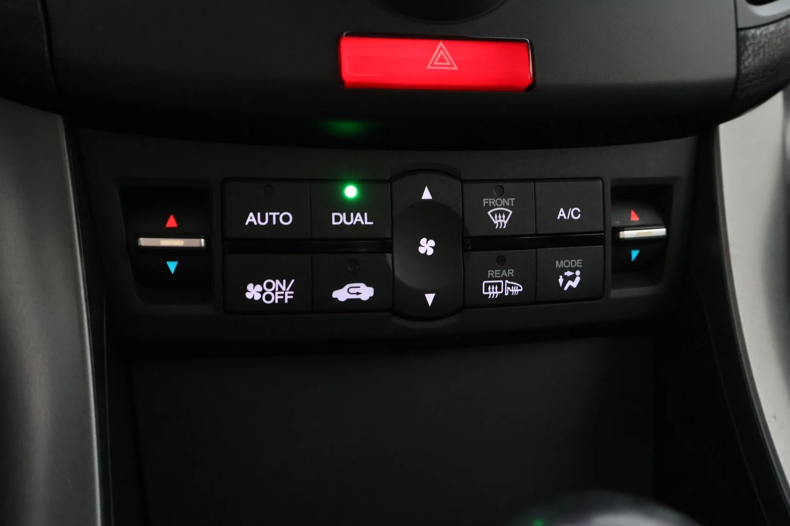 Car Image - 7m8C27Z6jibhzcOpkvnad9