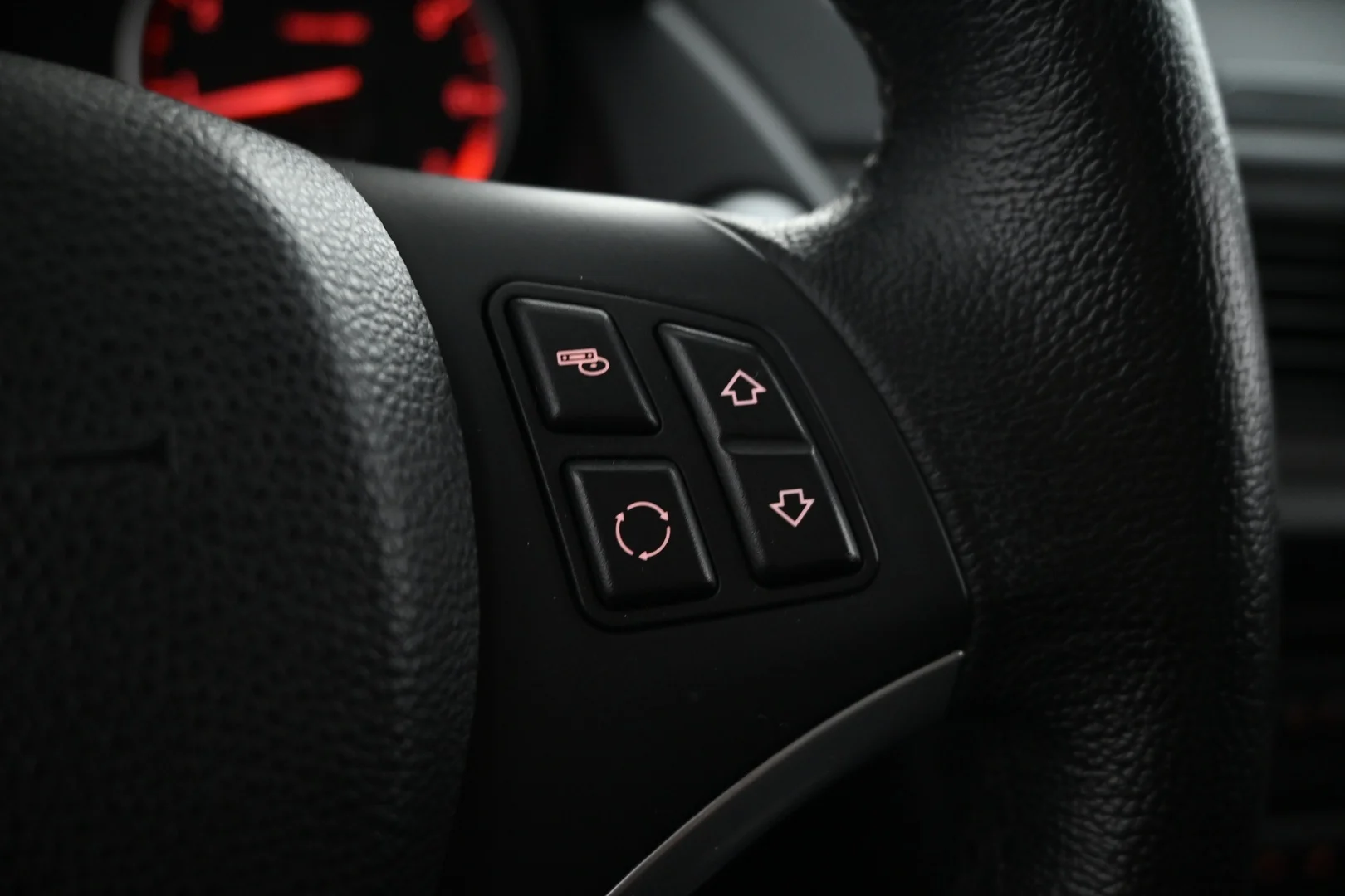 Car Image - 3ndl1inKxhZs8gyd5pNrKy