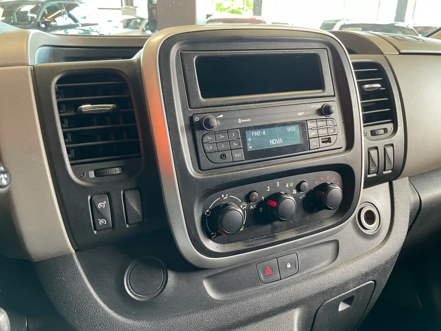 Car Image - 597bwiDeM2jqllj48VnCcy