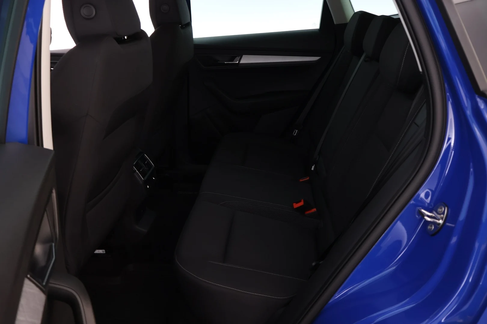 Car Image - 2gdE8d9zN4yehriGYdtD1Z