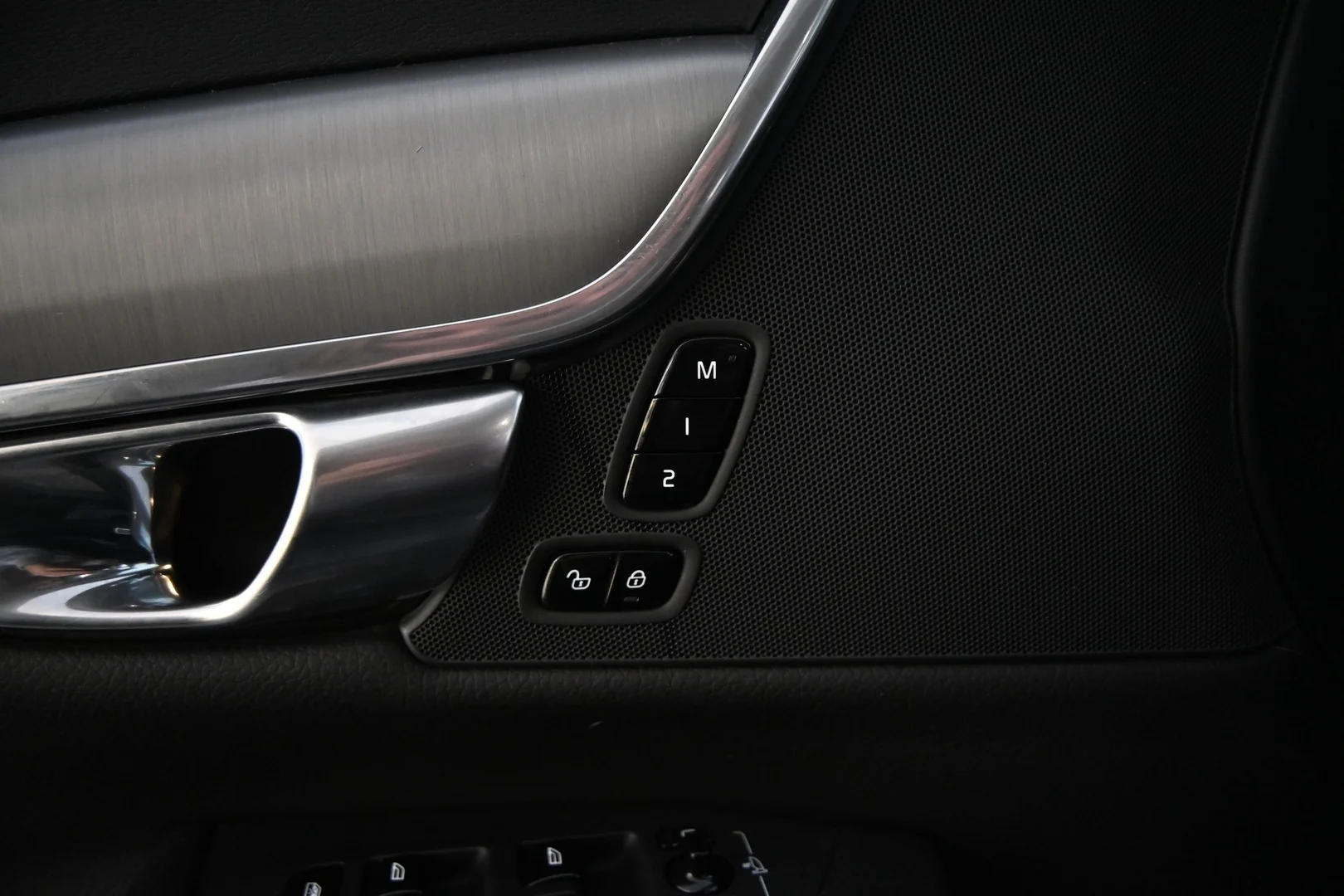 Car Image - 66vZjJI5RWrLHuVDZDsv9w