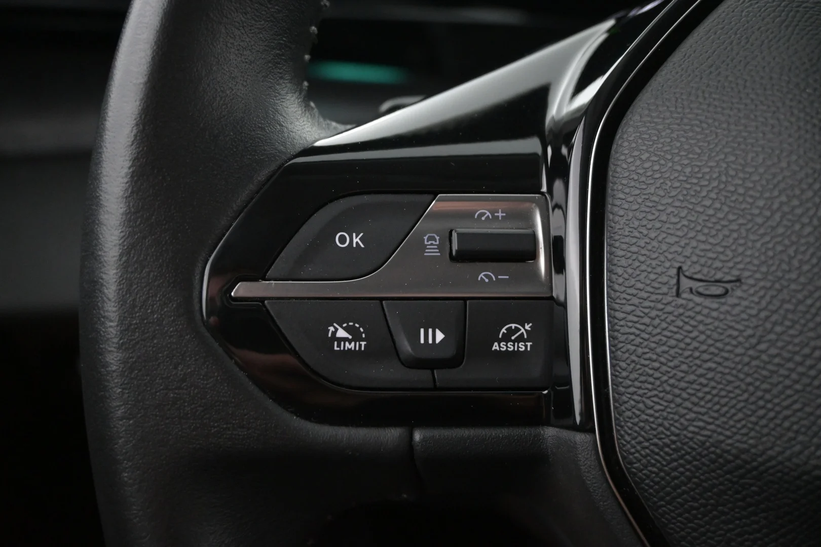 Car Image - 4JCa8KSWuYrdQiamtEX45C