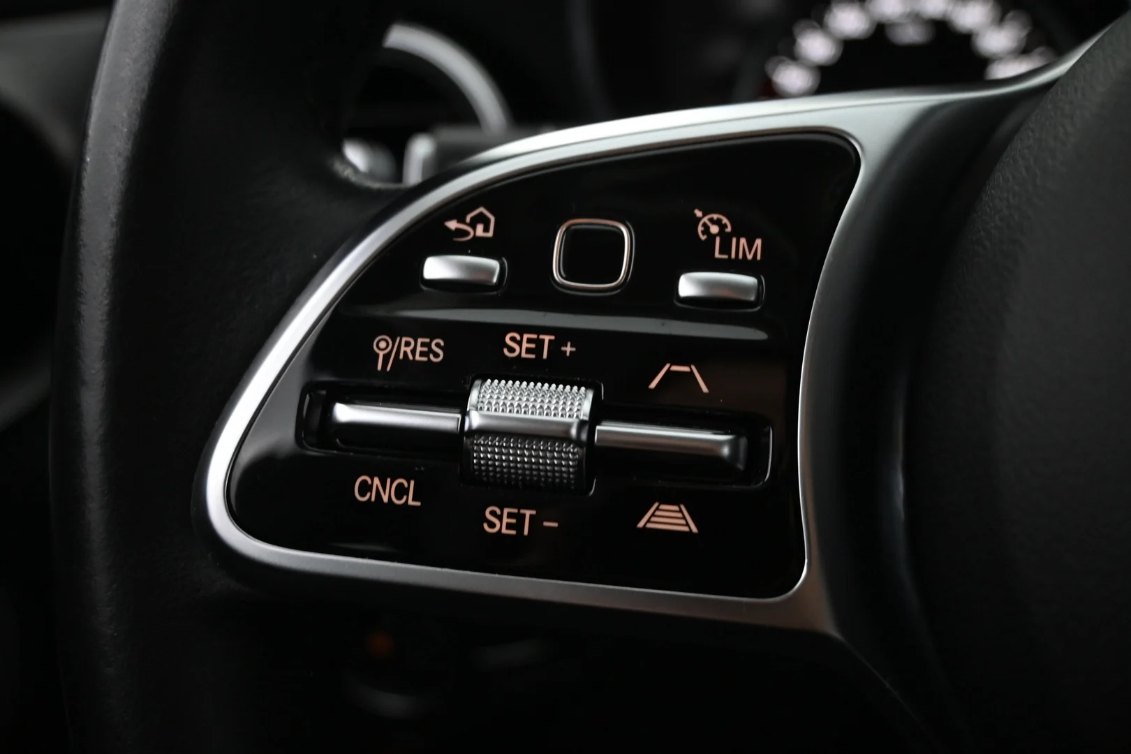 Car Image - 6L2UfYkk3FEEbngMHDtH2Z