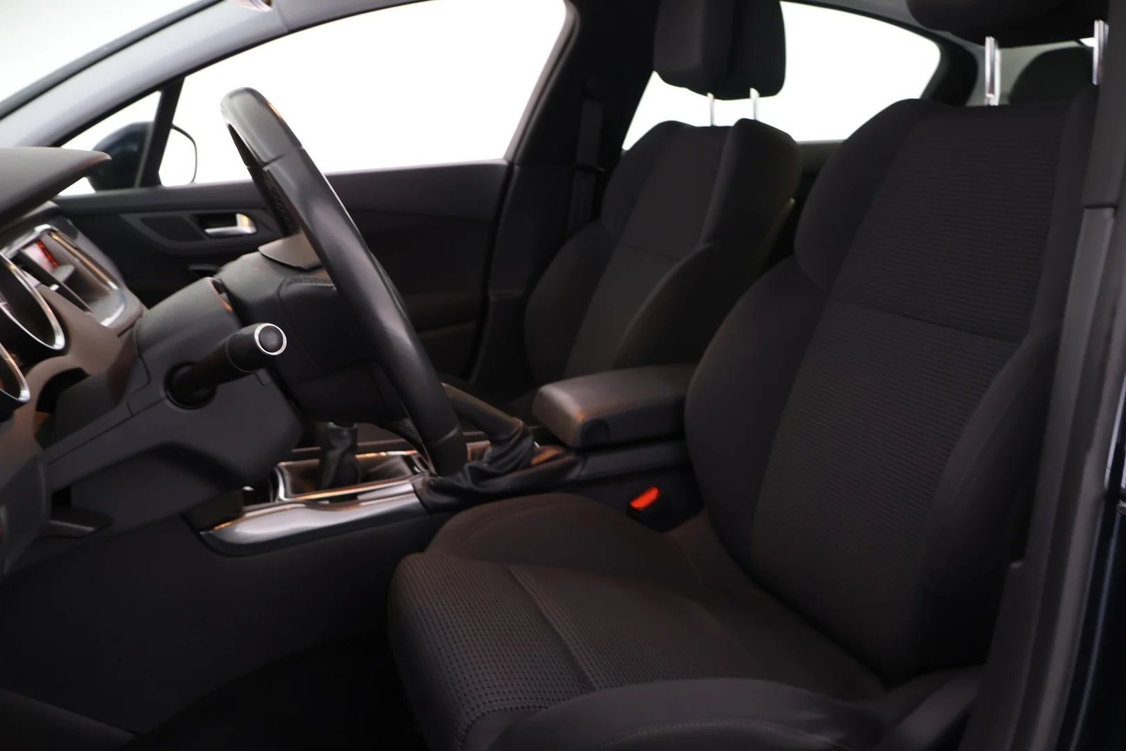 Car Image - 5KiazD3srL9xZent1RmI5V