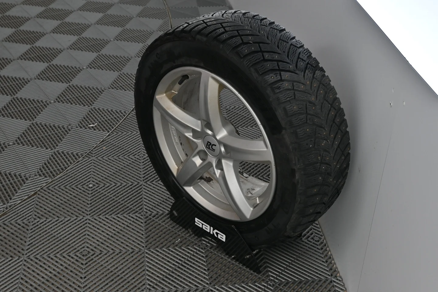 Car Image - 4evnhuysE2hLjY3RLl7IzG