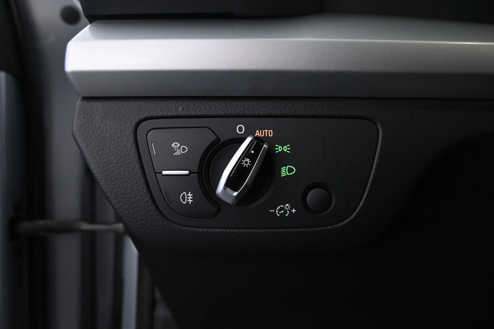 Car Image - 1HhBH5zsm4hK8rn1qUbIp9