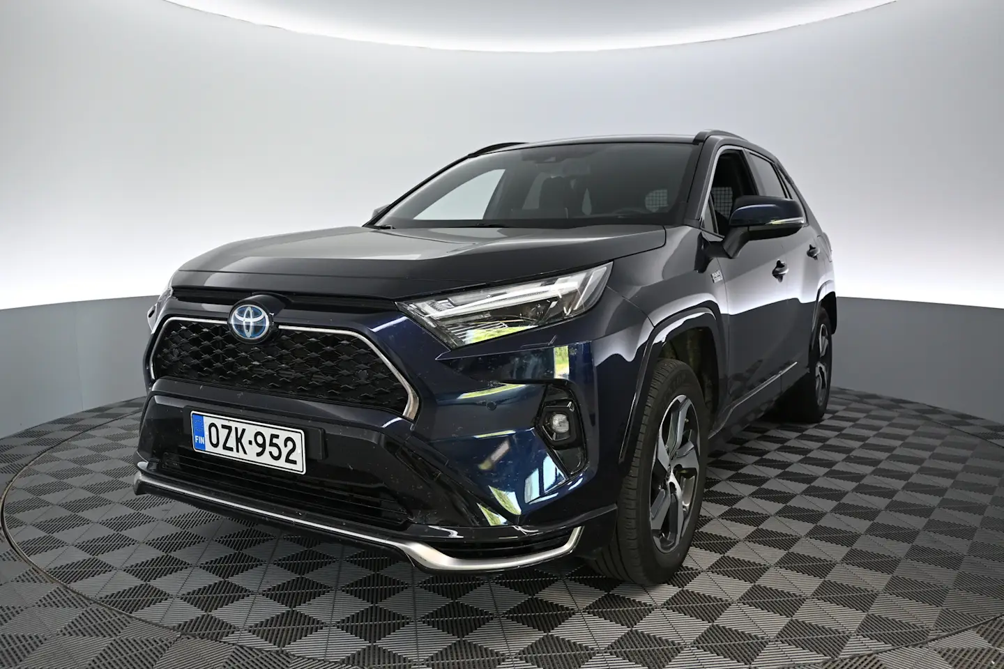 Car Image - 6QAGl71g3ixxJ0nXfUenLn