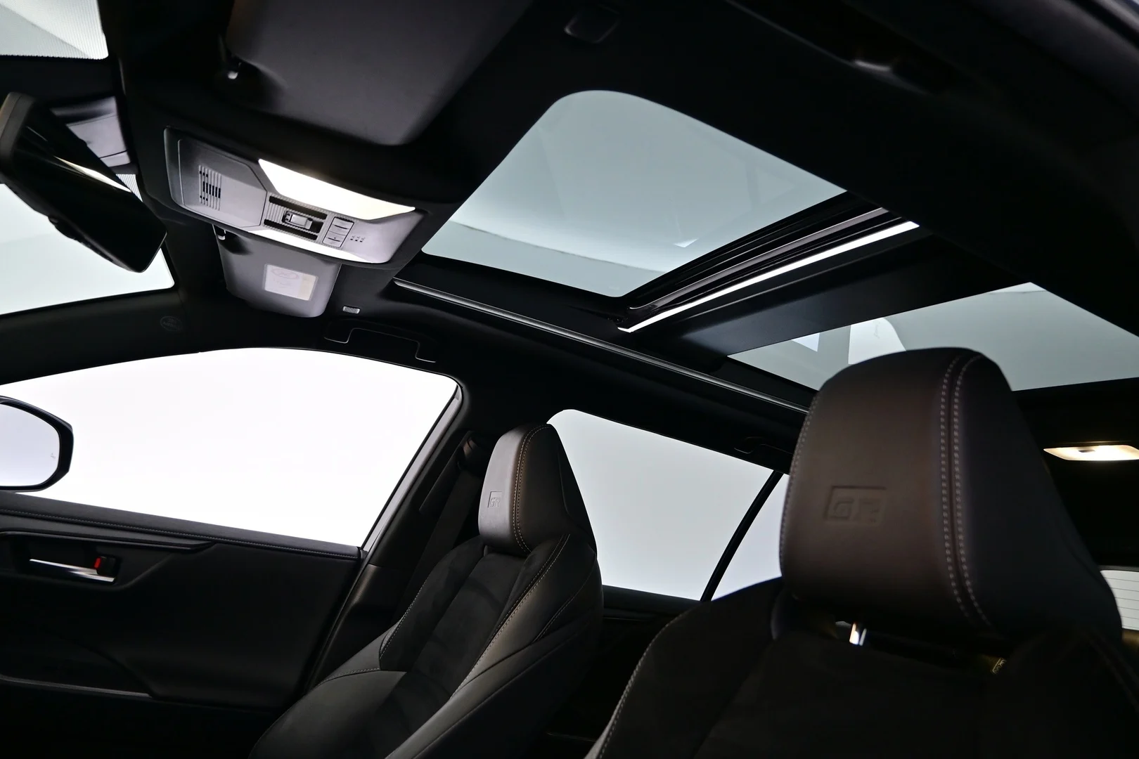 Car Image - O82hzfwIz2UhfSRkvs5rI