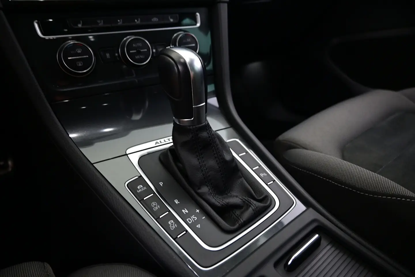 Car Image - 1XzUHb5Dq5cz2GncMDV6JY