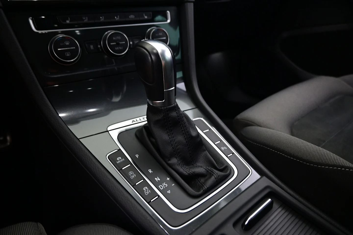 Car Image - 1XzUHb5Dq5cz2GncMDV6JY