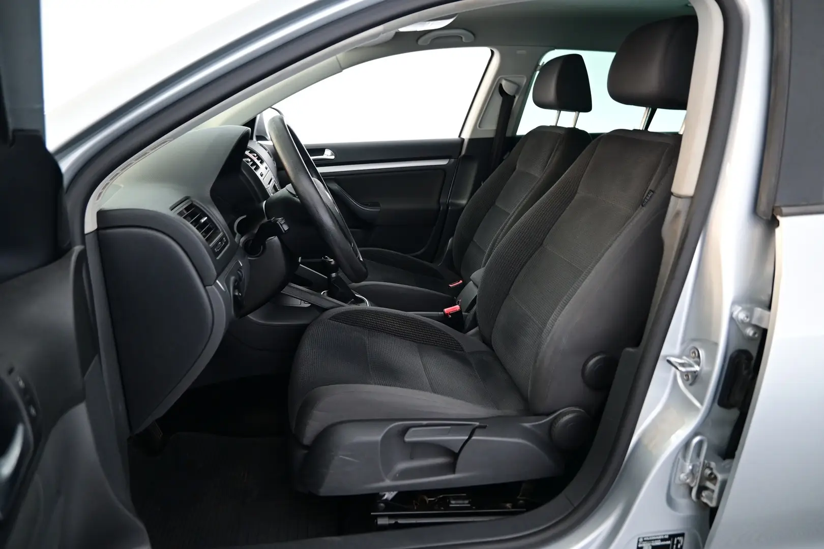 Car Image - 3SVq3hWd0yzRVBslBchvFn