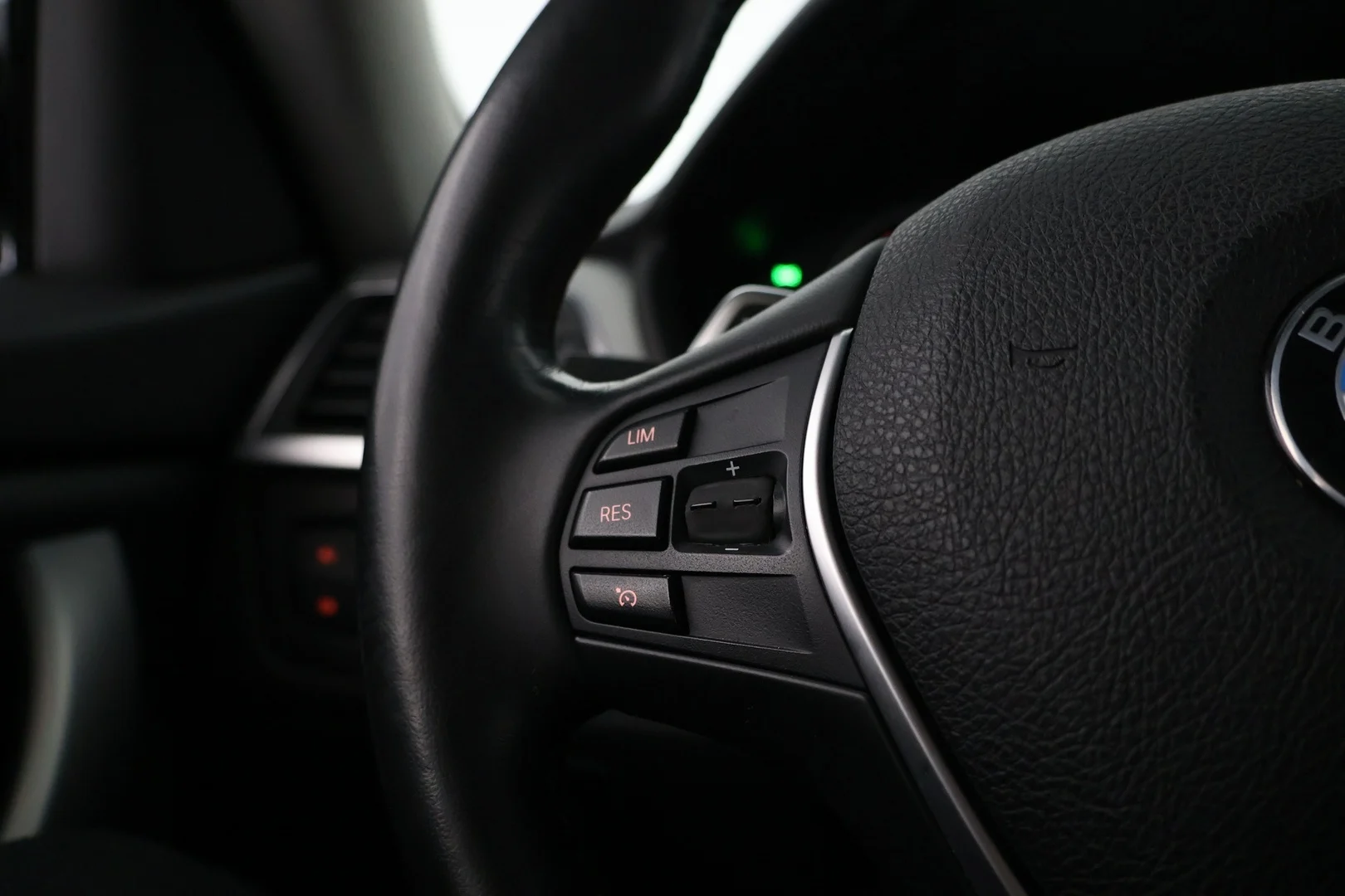 Car Image - 6ttYnP9YoMFNFVB4xac1LS