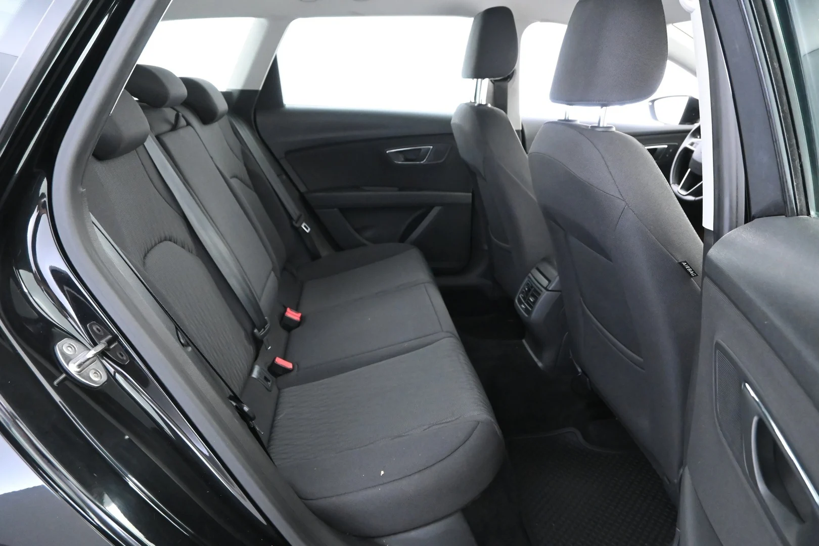 Car Image - 3g9YJx4jrkmyvwYNse6mg3