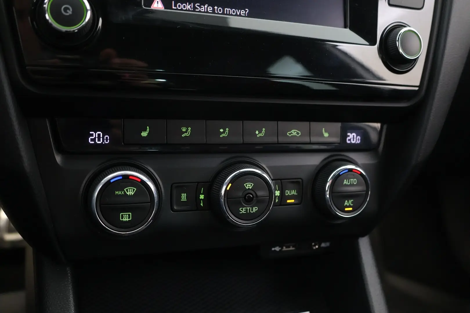 Car Image - 1U2OldLB3AUryLk1RPWrc7