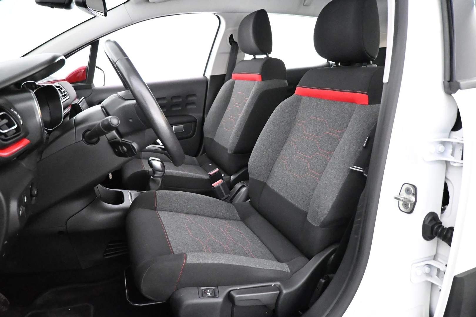 Car Image - 7Hcai6b9uJDjUB7kSF4R9h