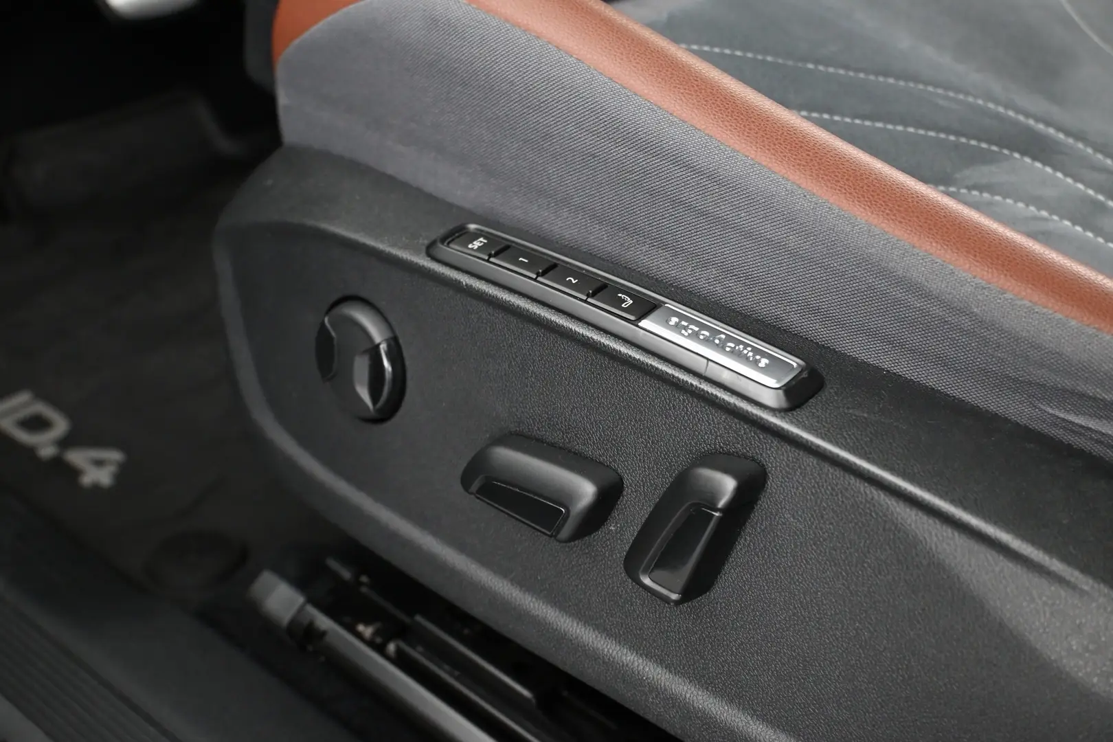 Car Image - 4vFco51biQB4ia7E4mcC61