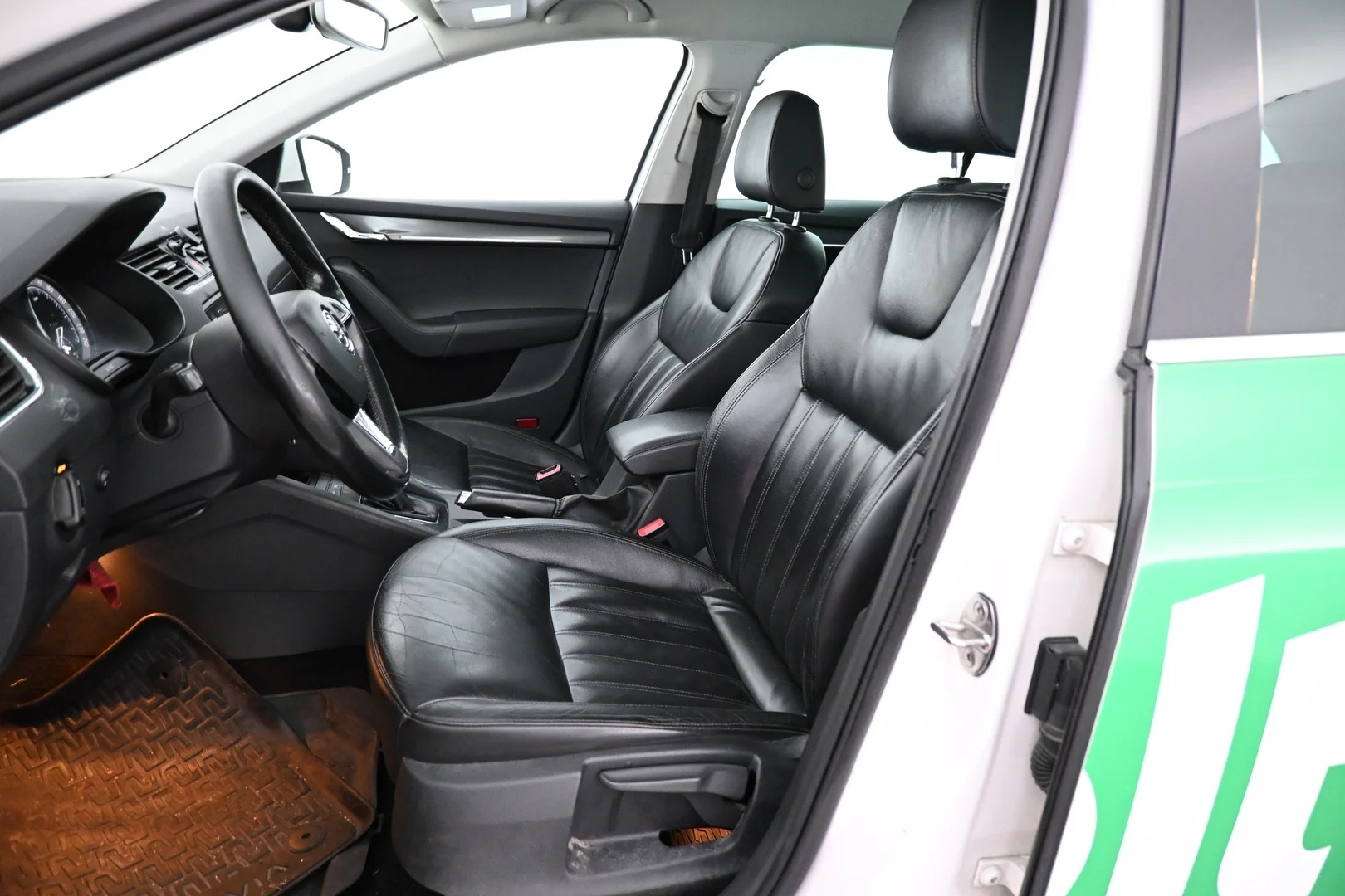 Car Image - 50EQEDXFcQ3FO7Pyec16pv