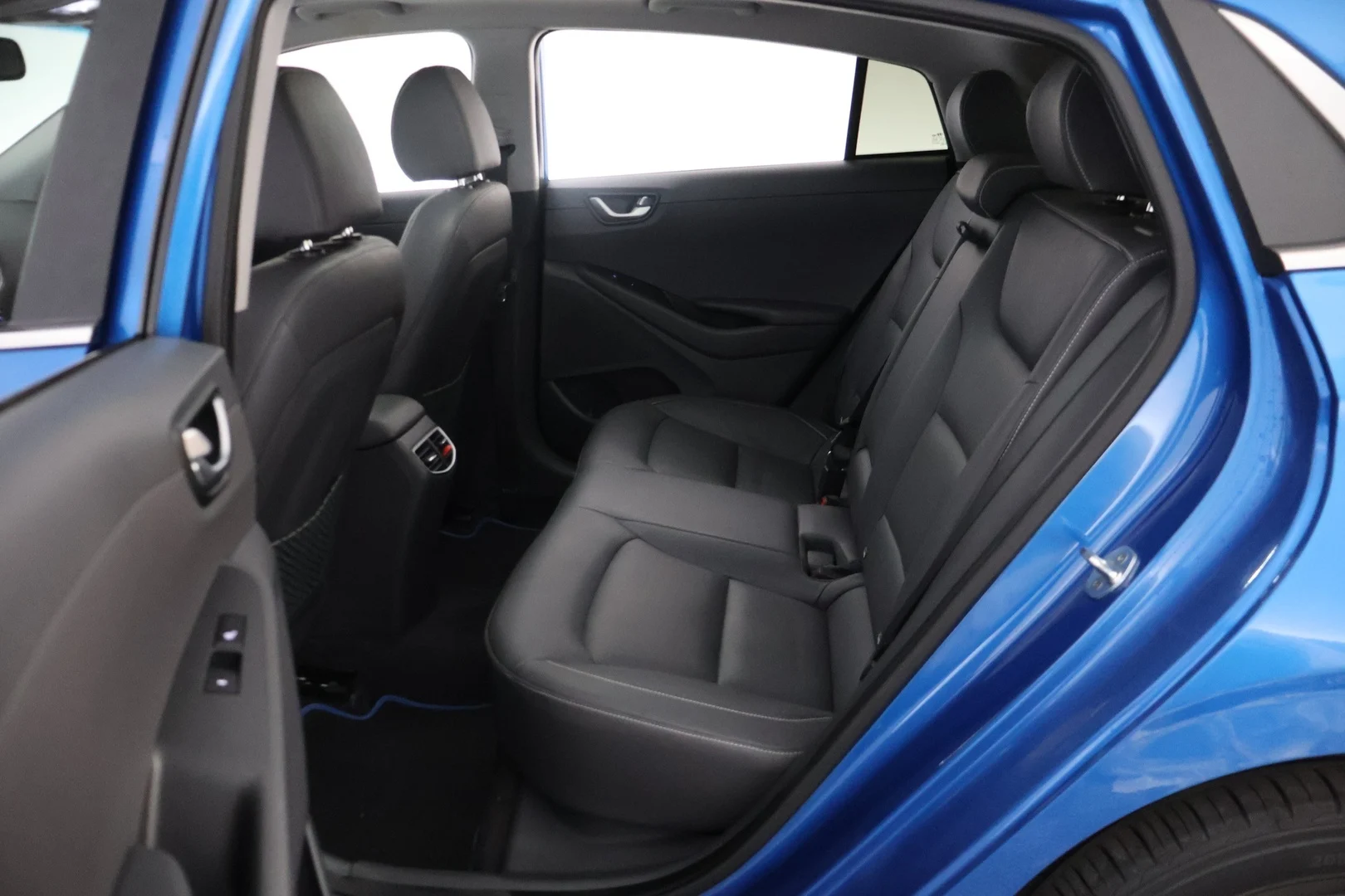 Car Image - 3IzQ7RHg92QzaD4eM3PXHz