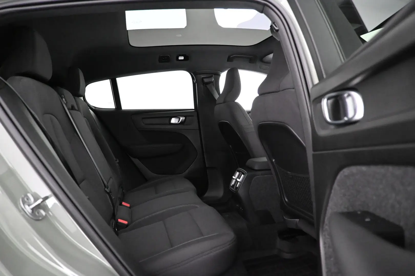 Car Image - TSVX4lwCGJY5PDtI0oXgm