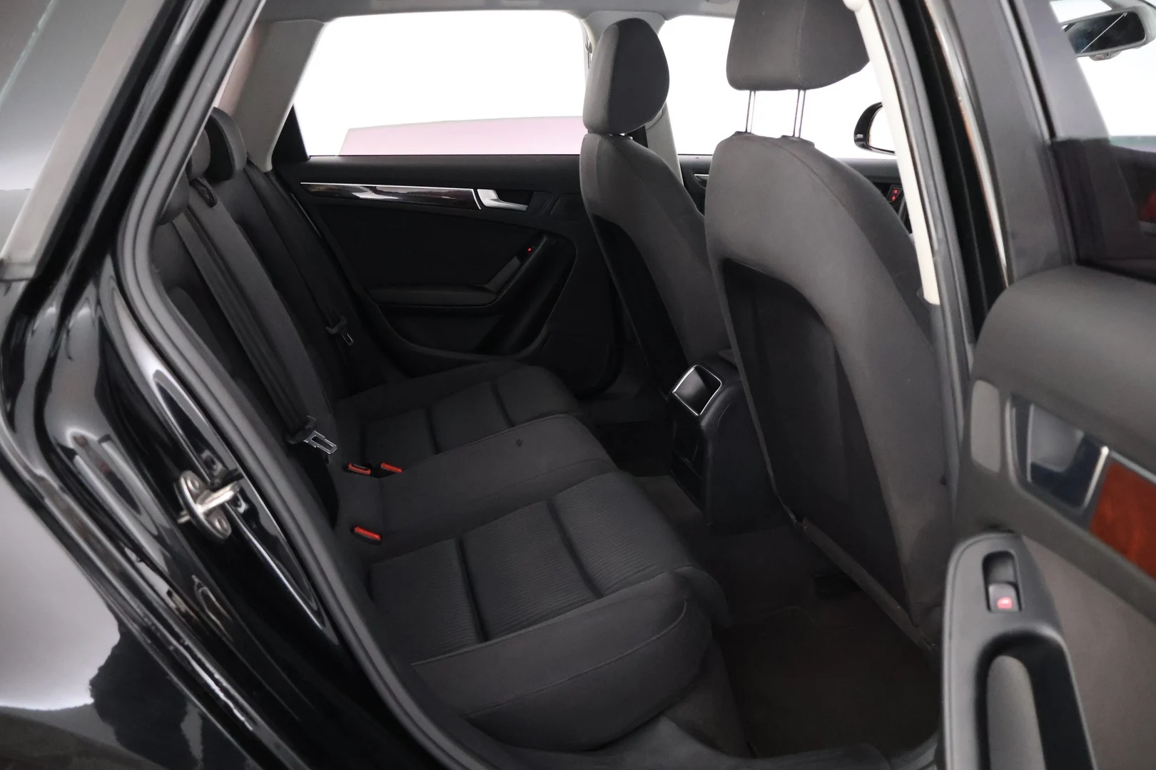 Car Image - 4SvhZ1CYlYTE49sXUQfoF