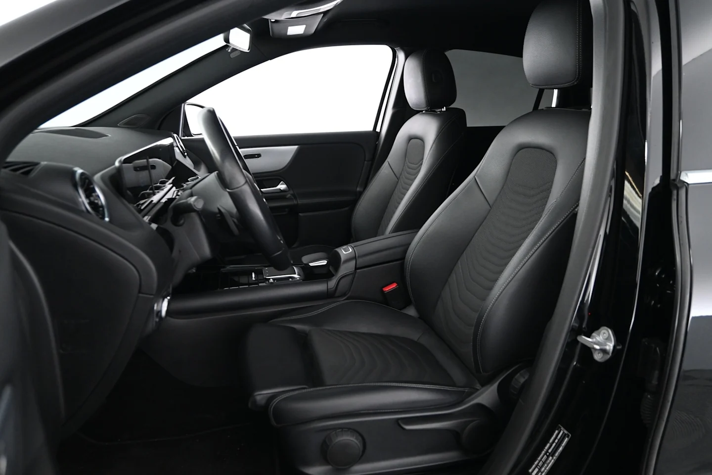 Car Image - 2vpzMU9ji5DsbtIxlaNFxr