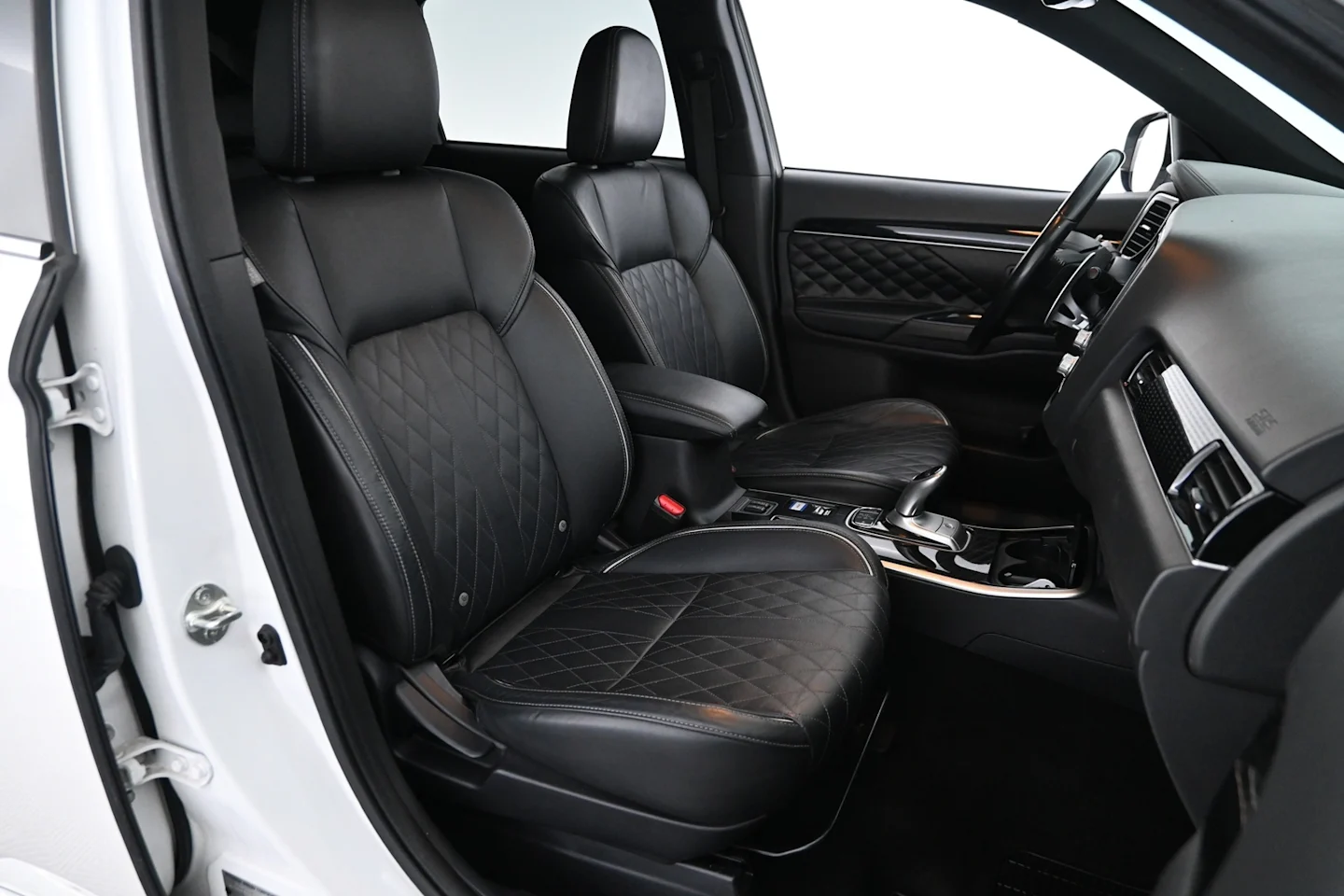 Car Image - 4YLHl7bhdlbYAF35zgMoBE
