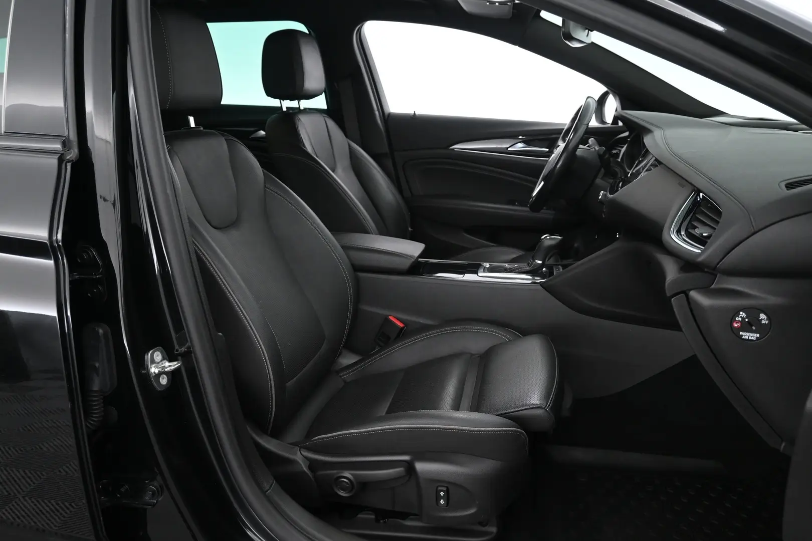 Car Image - 30T7RJbzdIxgF50ttIqZQT