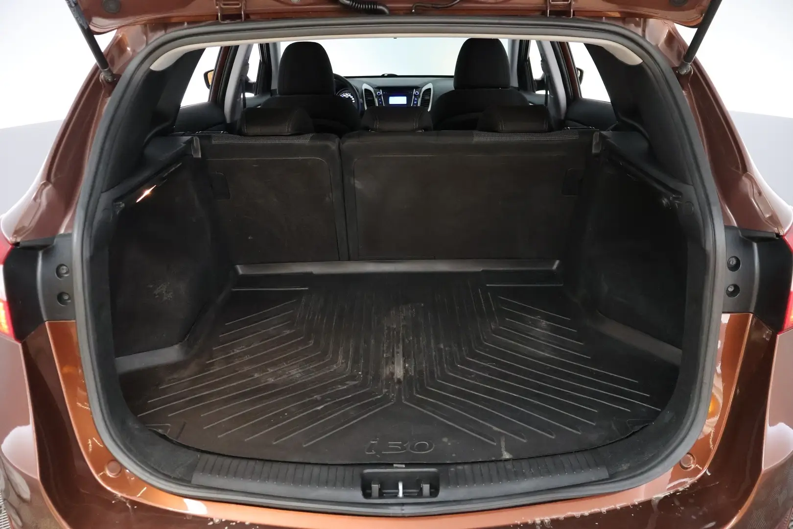 Car Image - 4ybmi9bRyEIp82pmMMiUbs