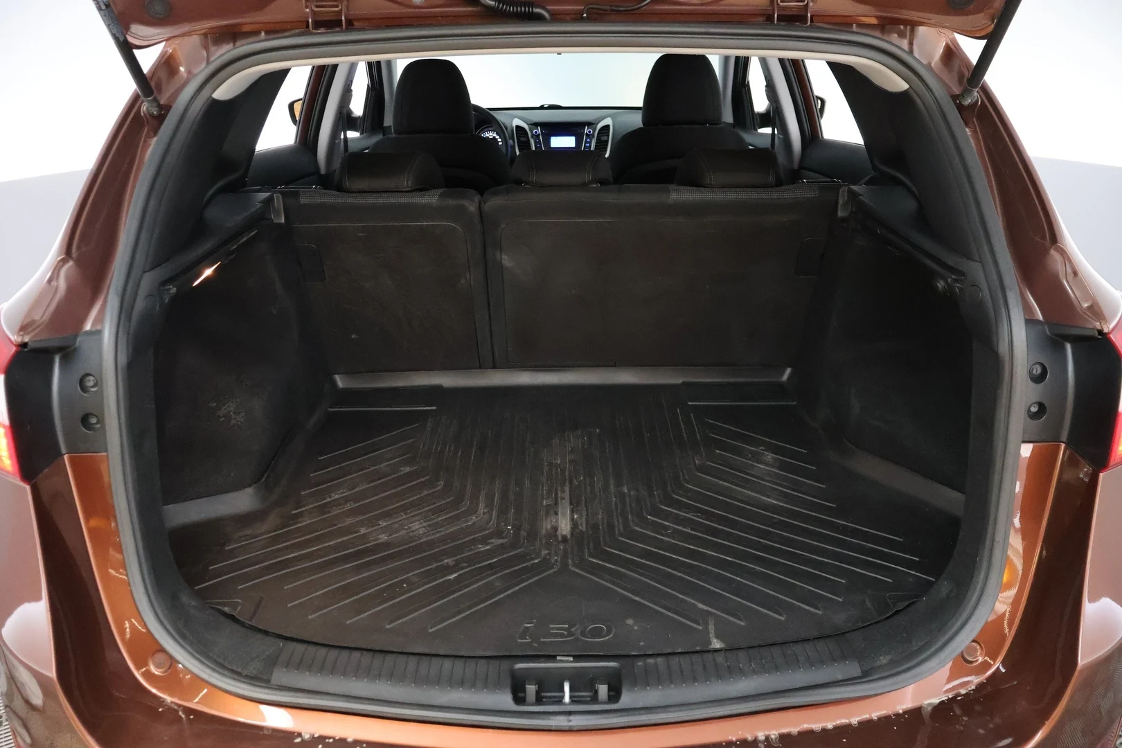 Car Image - 4ybmi9bRyEIp82pmMMiUbs