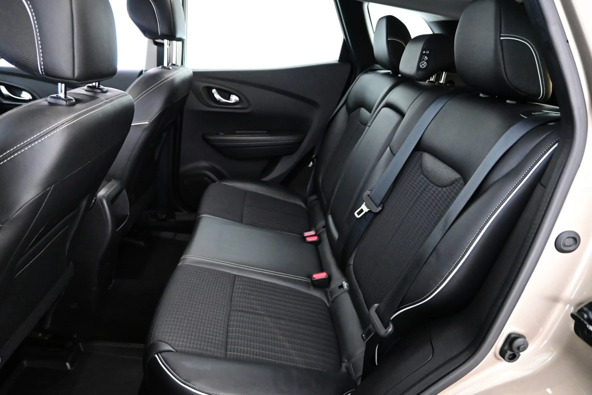 Car Image - 1mxbIhEhLIvlS0QzH6WgrU