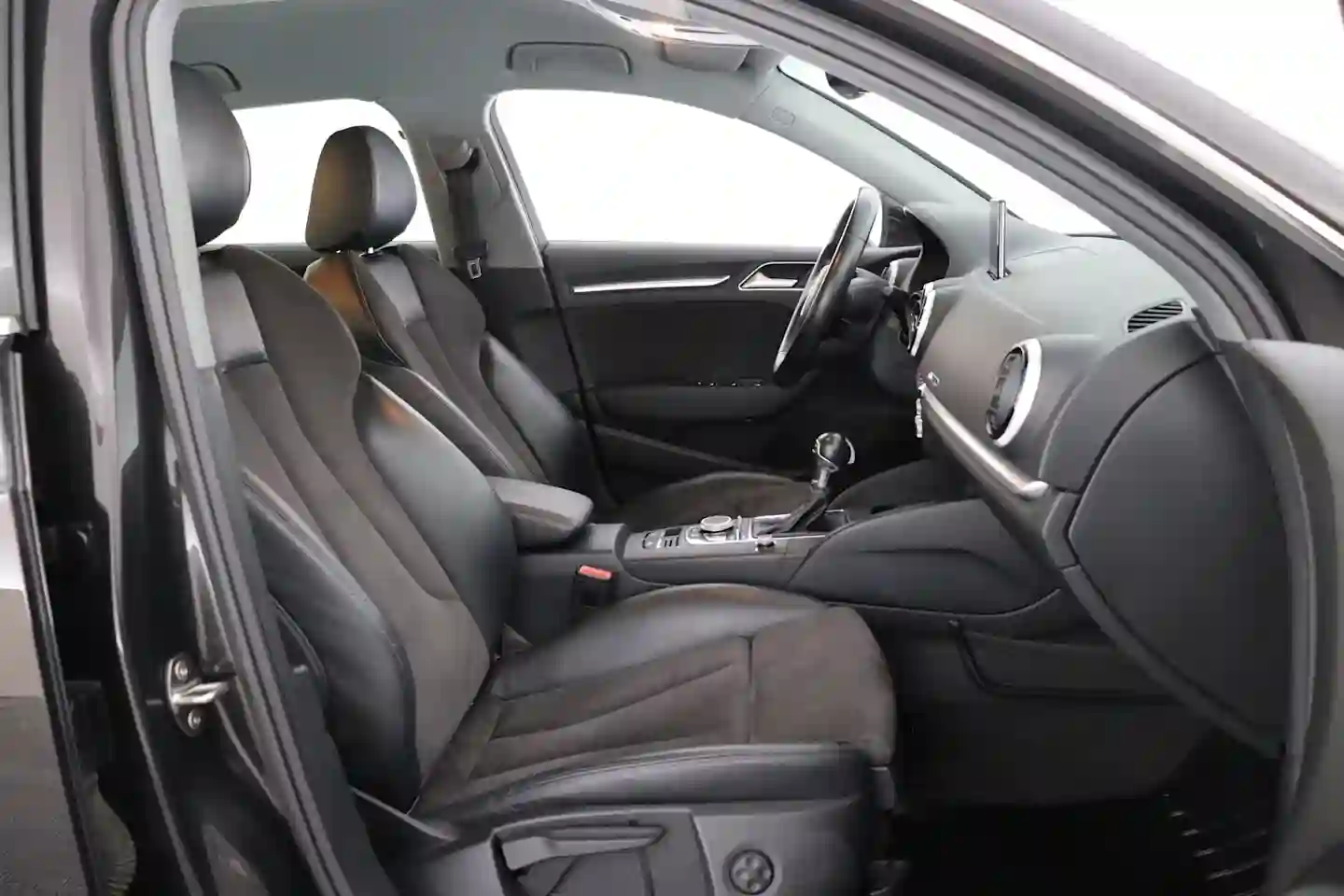 Car Image - 6DYZ2BXNHP3o7E9y25YJc9