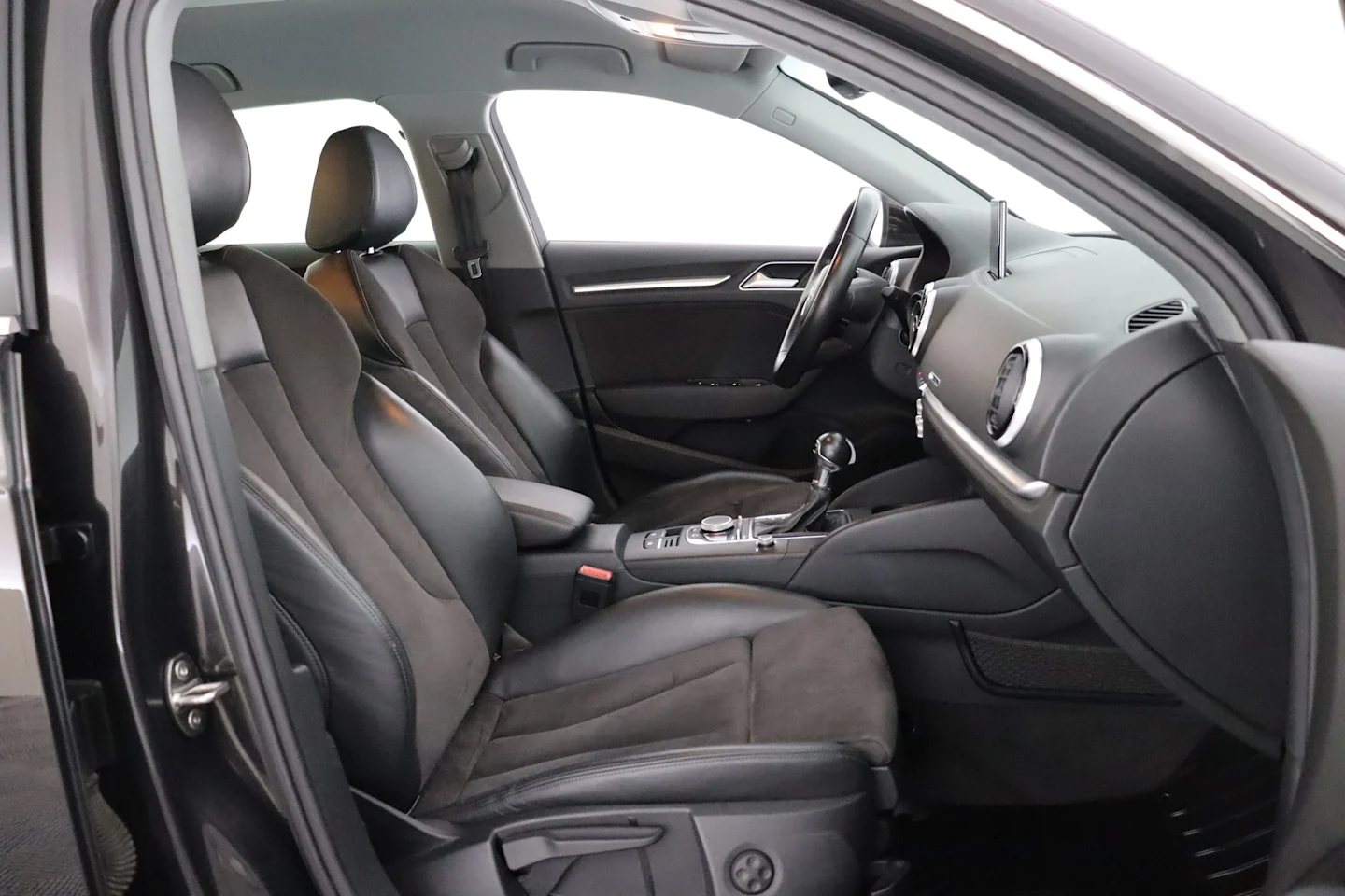 Car Image - 6DYZ2BXNHP3o7E9y25YJc9