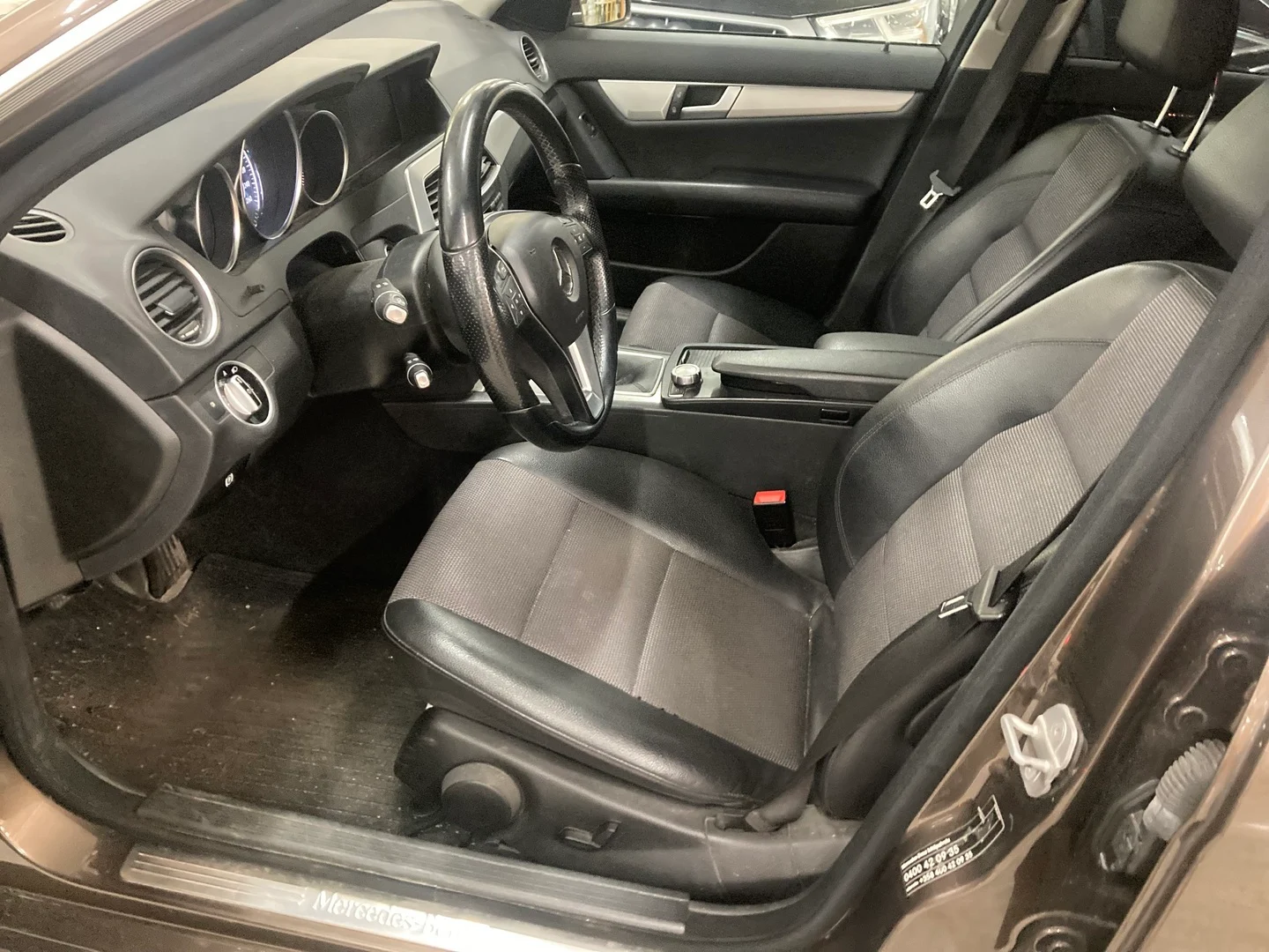 Car Image - 3wp9SC3AgRIXxzT9tjE24F