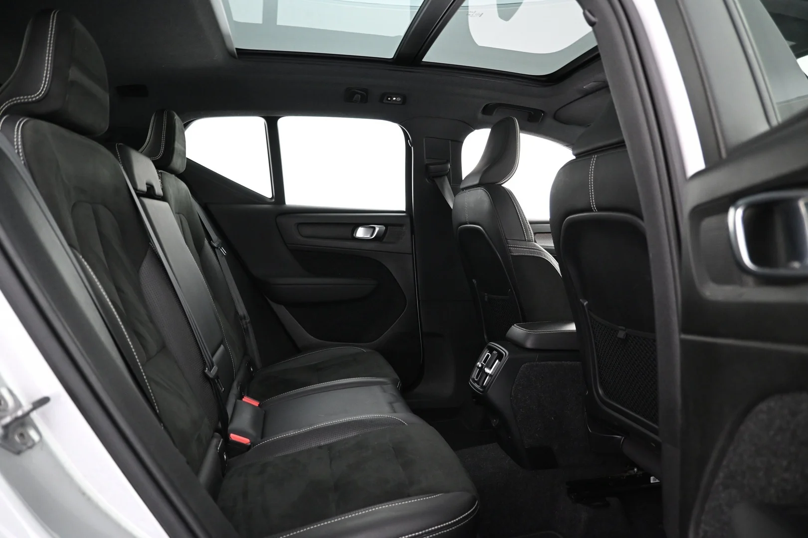 Car Image - NXDdqeLKEf2w9dWDUbJmP
