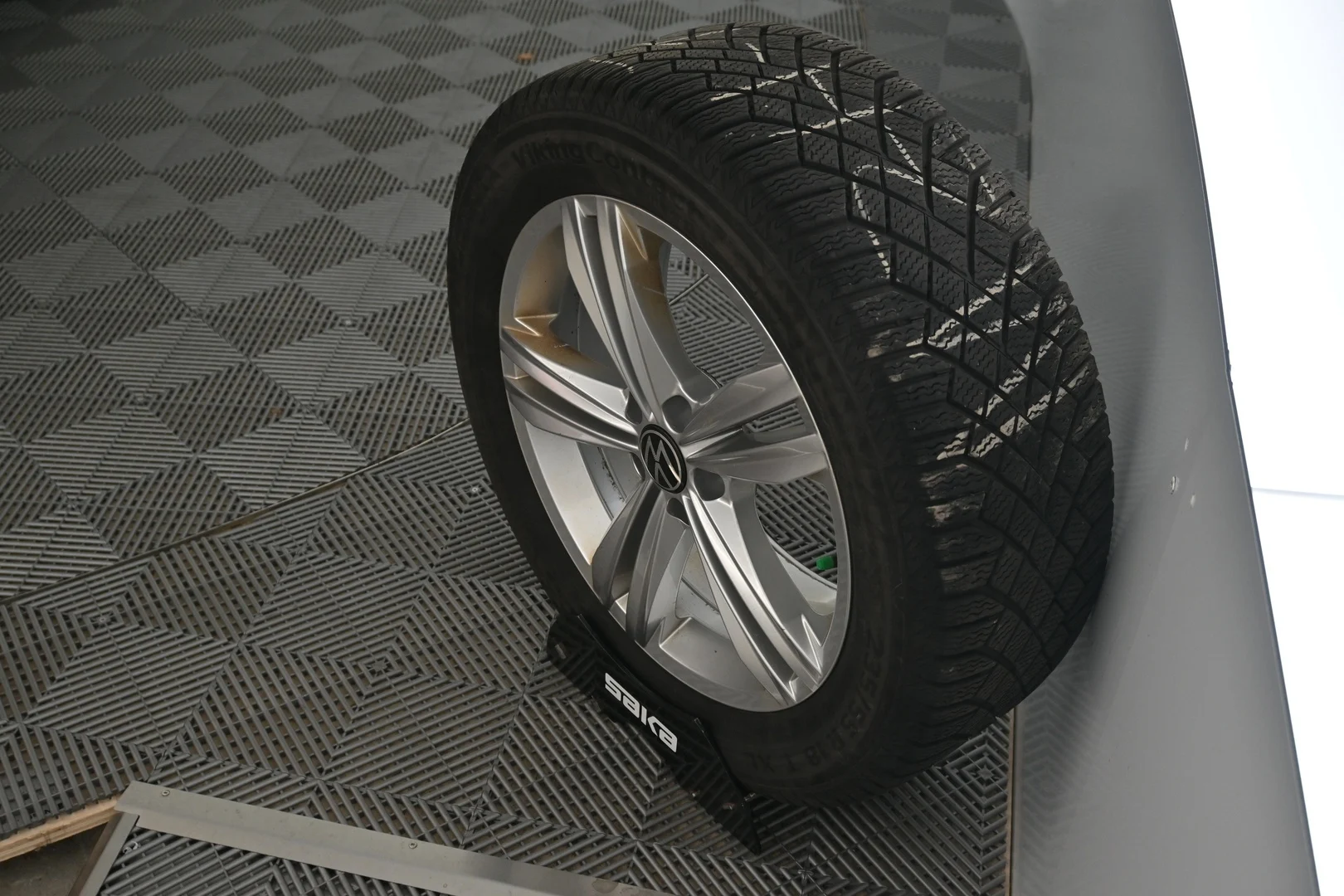 Car Image - 1MDQMv69anjWhttmJ2tJaQ