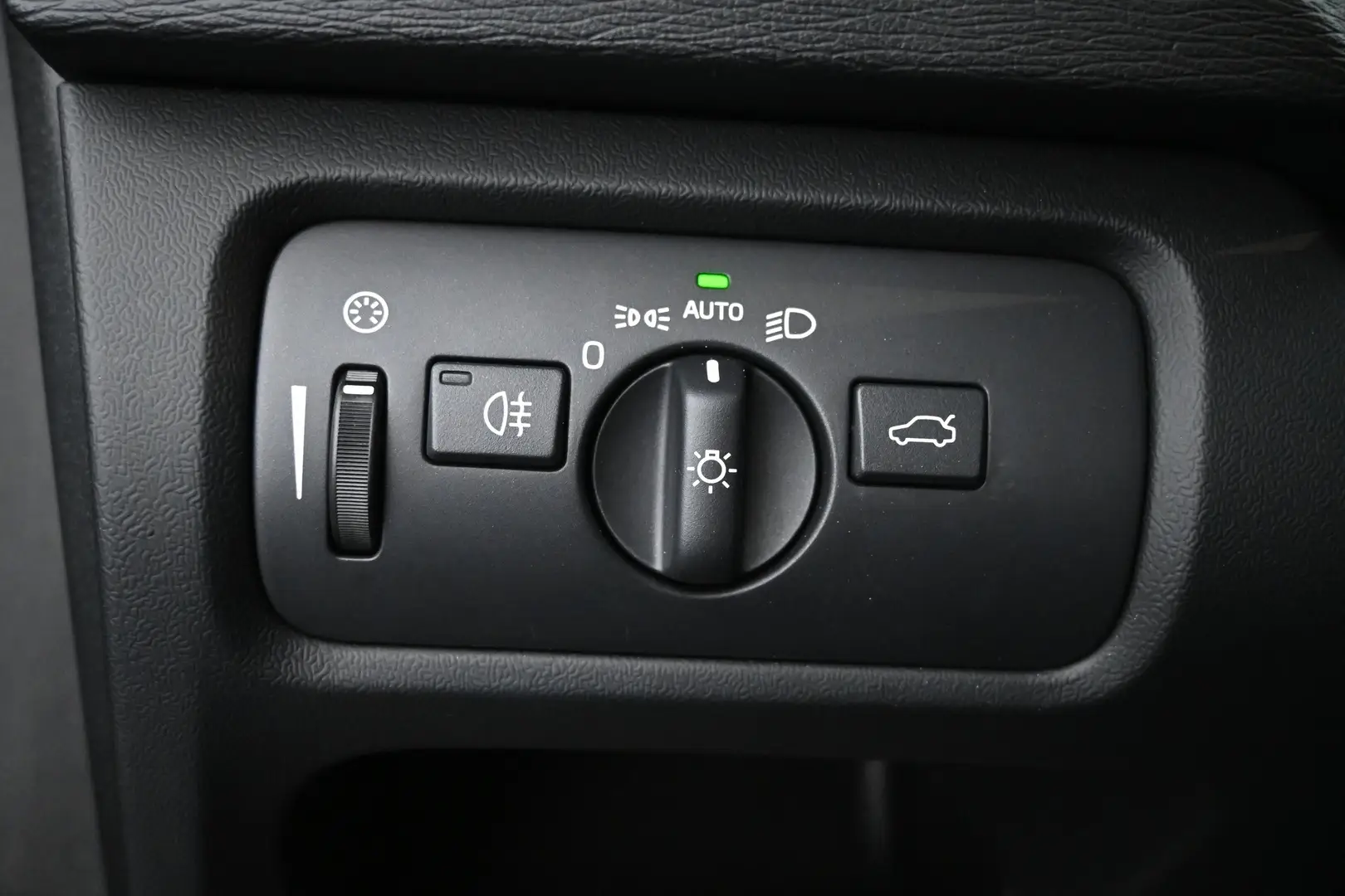 Car Image - 3QRIzCRTL1kW64cgPsKop0