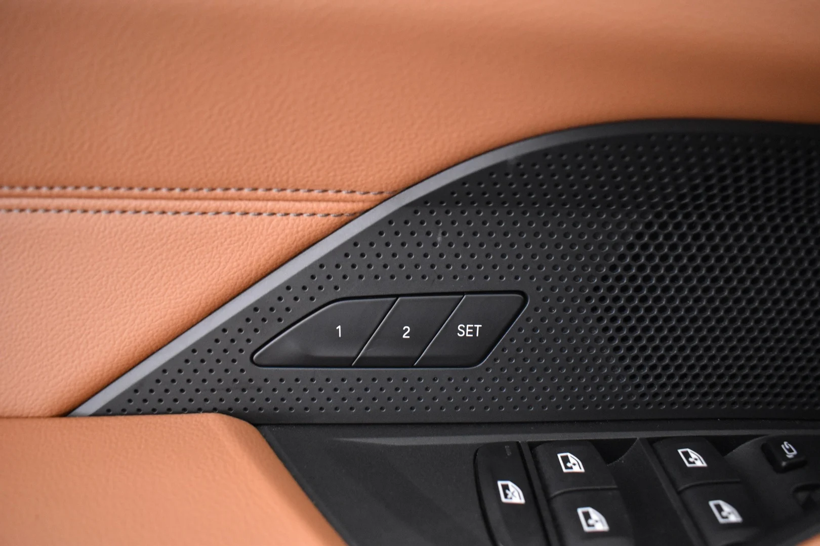 Car Image - Gh1ZvNZiaX0YvAAXp3ODt