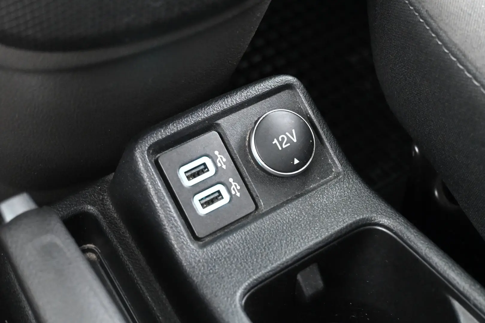 Car Image - 2J003JgOxcwxxtTTQqQmKE