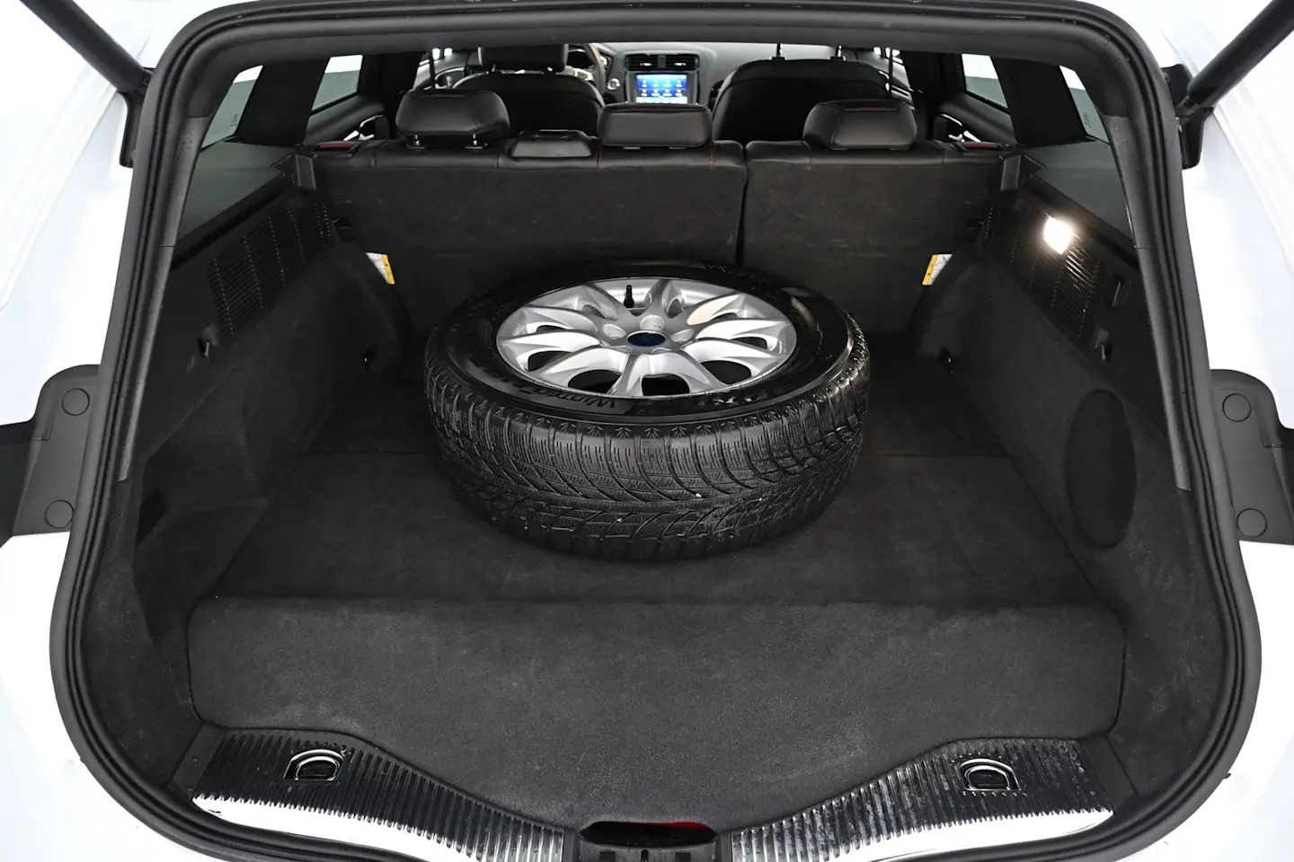 Car Image - 49o12kwdvmhAZfBPMptV7H