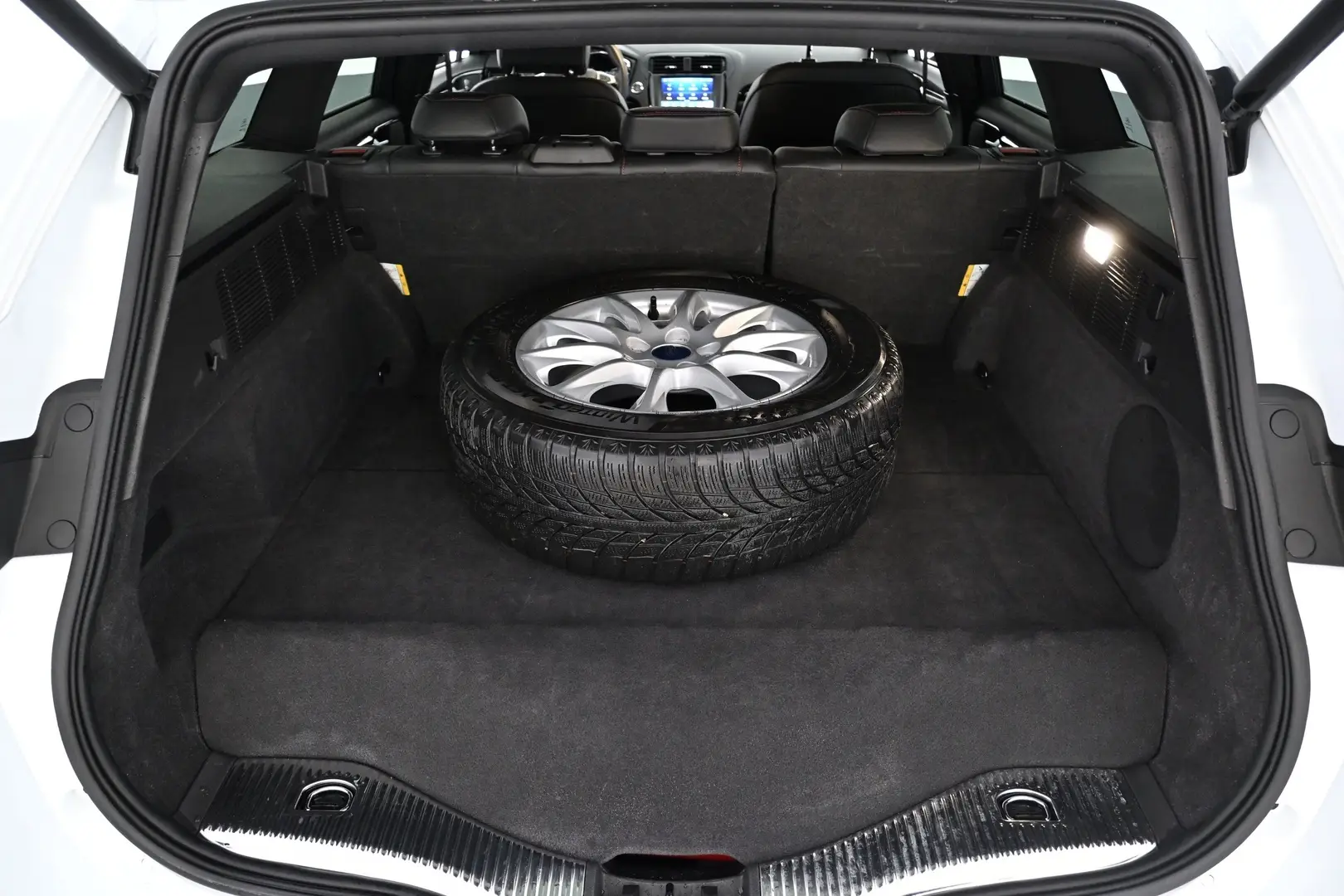 Car Image - 49o12kwdvmhAZfBPMptV7H