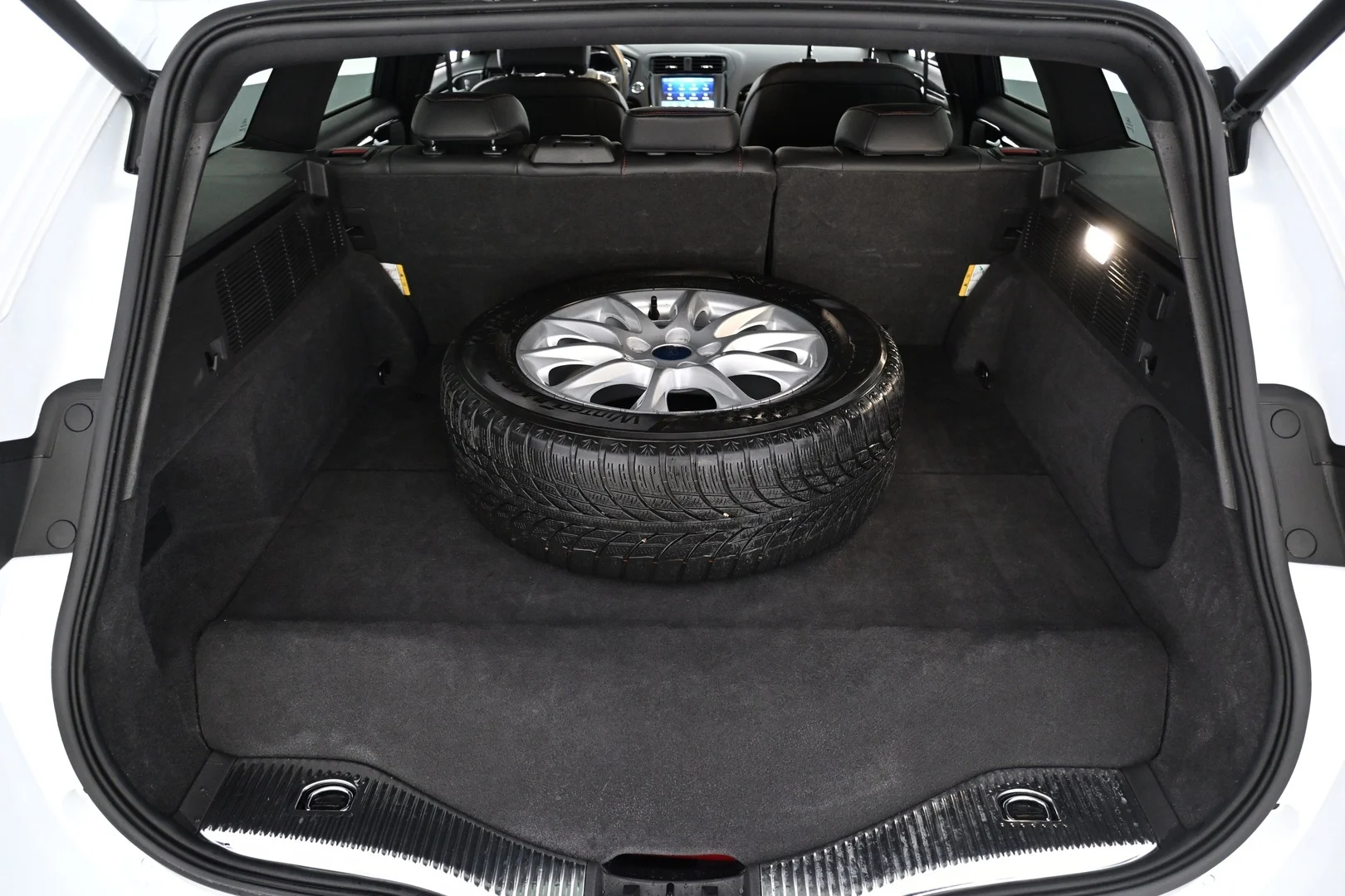 Car Image - 49o12kwdvmhAZfBPMptV7H