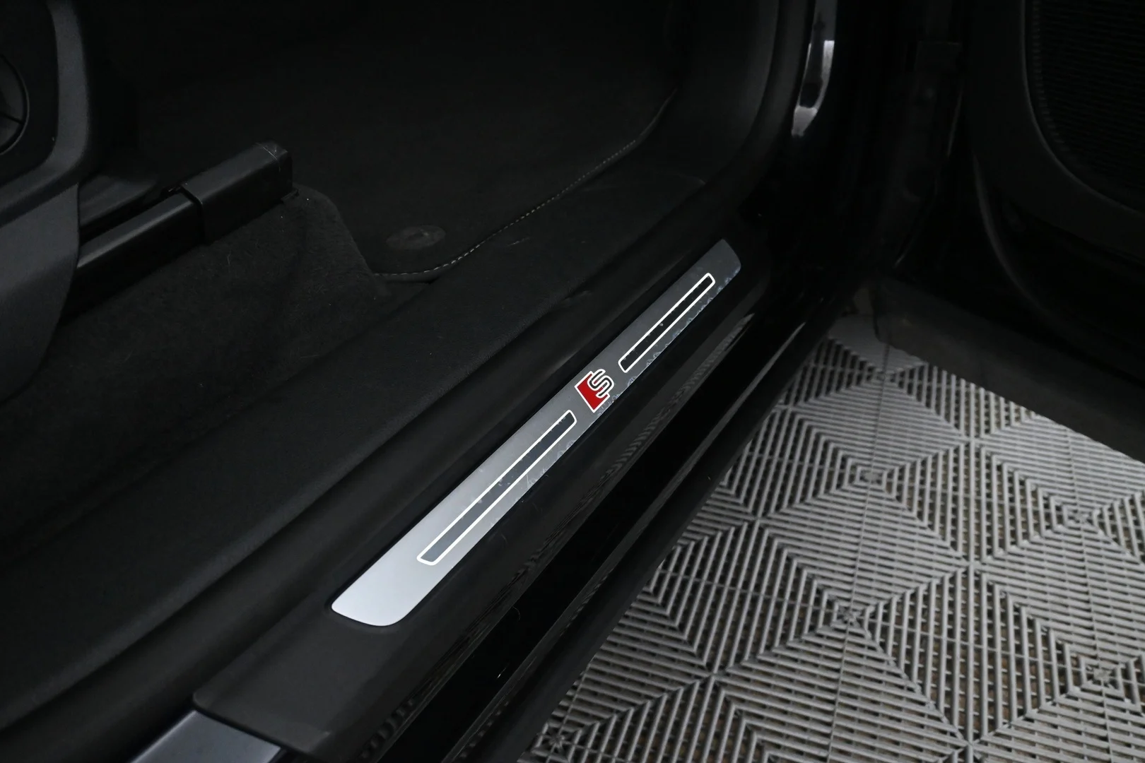 Car Image - 1qfI4qBRD05zFUSeRRjZOm